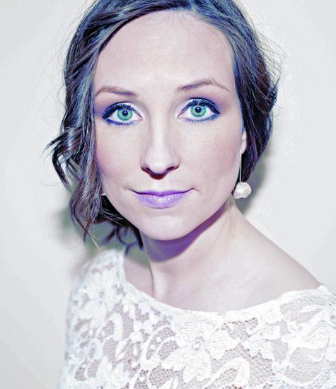 Photograph of Julie Fowlis named as University of the Highlands and Islands Alumnus of Year
