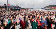 Thumbnail for article : Mòd Eireachdail An Òbain A' Còrdadh Ris Na Mìltean Agus A' Bhratach A' Dol Gu Loch Abar Air- Son 2025 Thousands enjoy magnificent Oban Mòd as flag is passed to Lochaber for 2025   